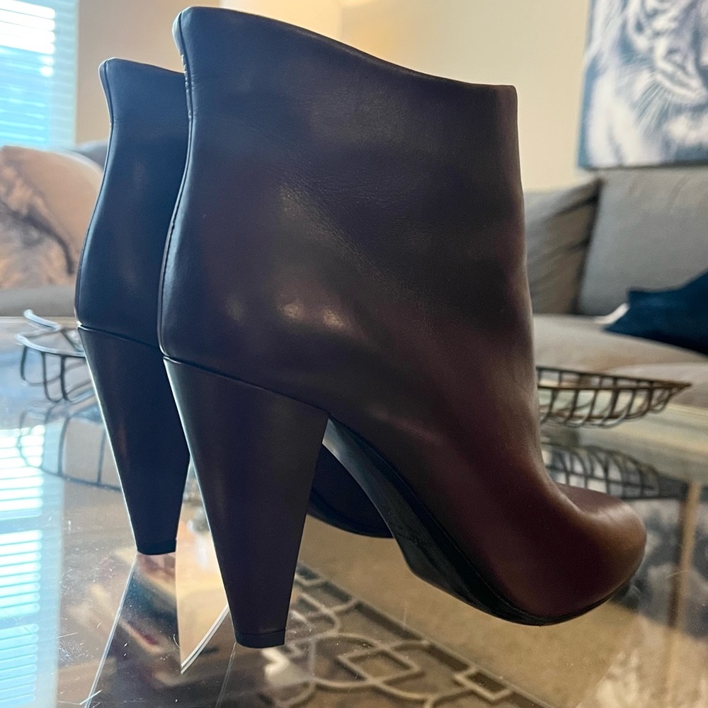 Jill Stuart made in Italy booties size 7.5 merlot